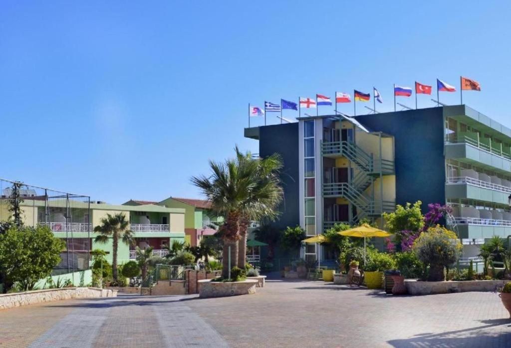 Eri Beach & Village Hotel фото 58