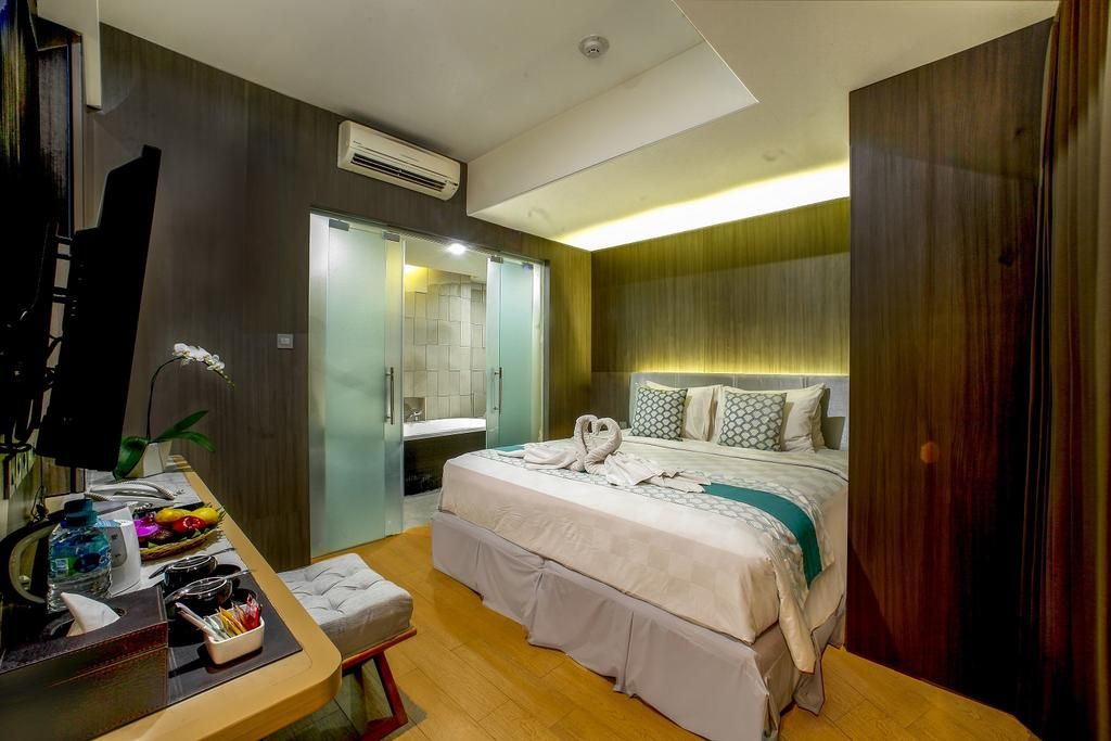 Bedrock Hotel Kuta Bali фото 16
