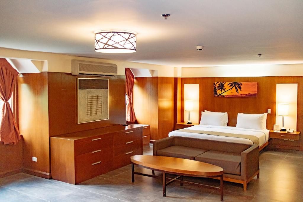 Crown Regency Beach Resort фото 58