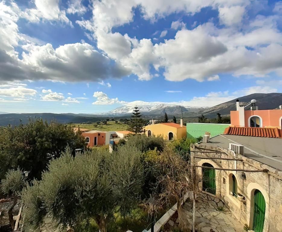 Arolithos Traditional Cretan Village фото 19