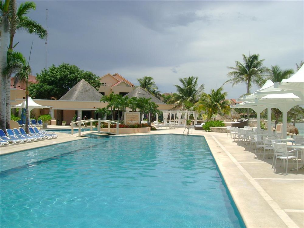 PA Beach Club & Hotel by GuruHotel фото 15