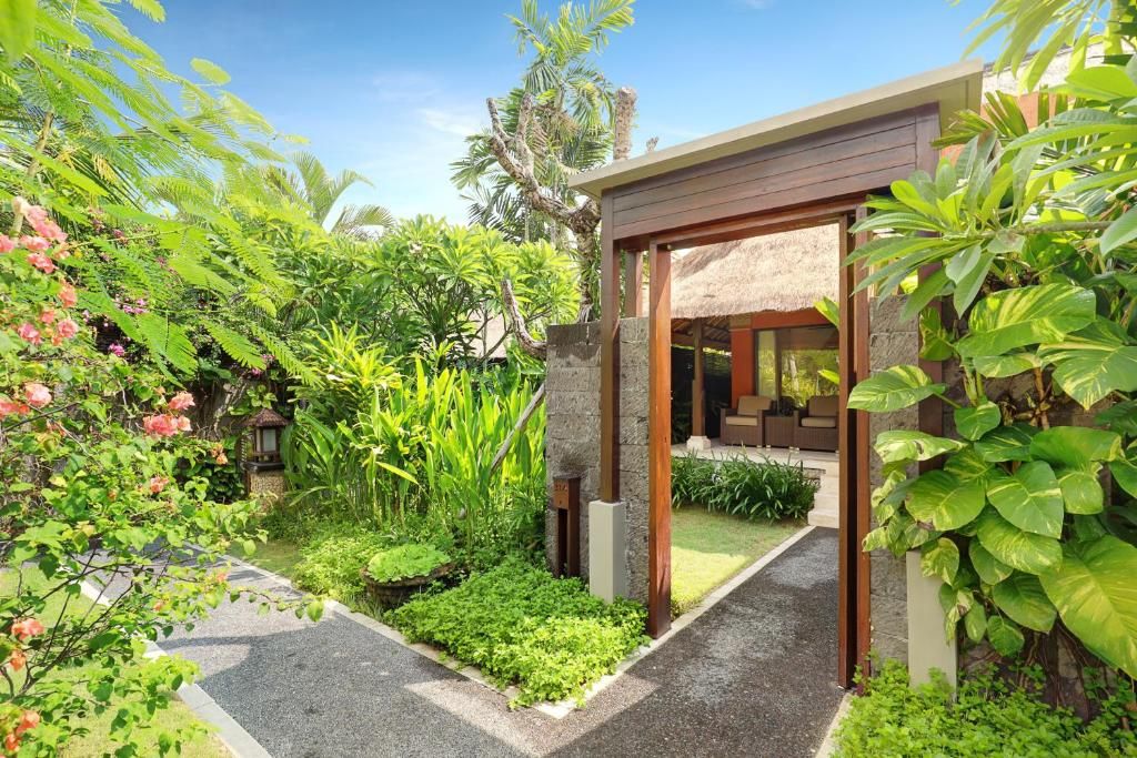 Legian Beach Hotel фото 64