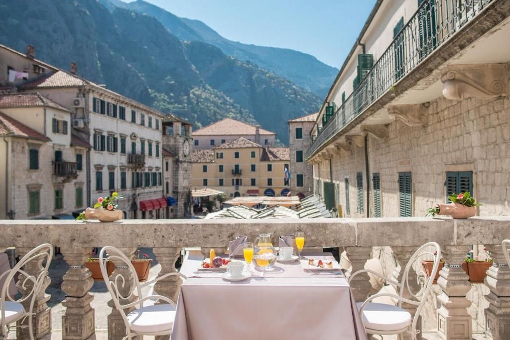 Historic Boutique Hotel Cattaro фото 0