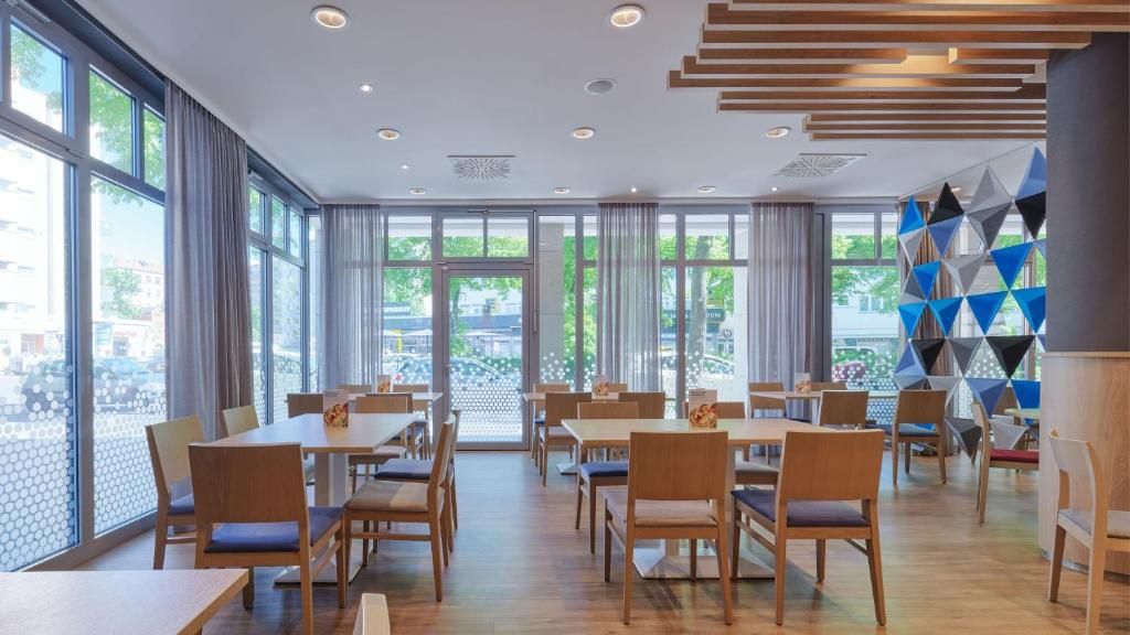 Holiday Inn Express Berlin City Centre, an IHG Hotel фото 33