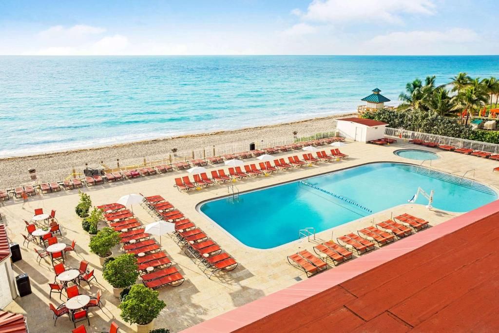 Ramada Plaza Marco Polo Beach Resort фото 18
