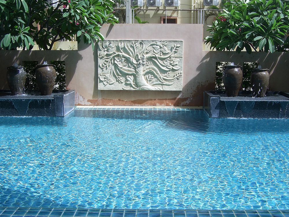Crown Pattaya Beach Hotel фото 20