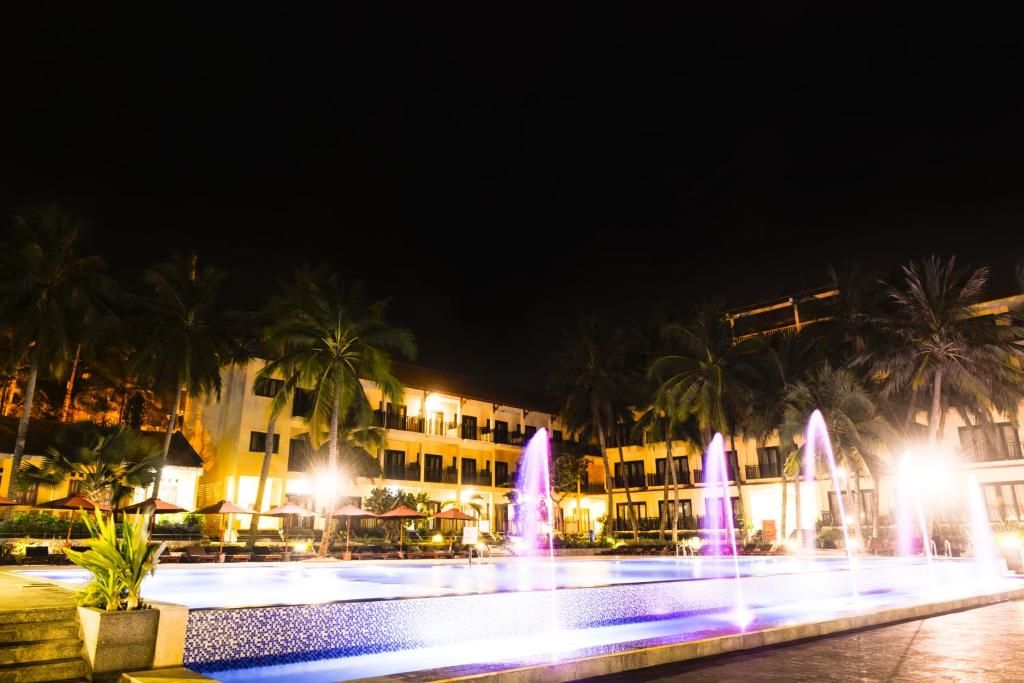 Hon Rom Central Beach Resort фото 25