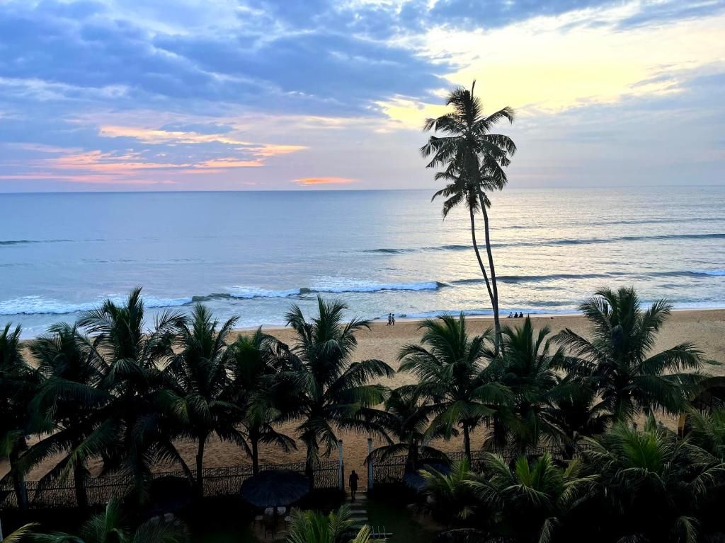 Aryana Queen Beach Resort фото 43