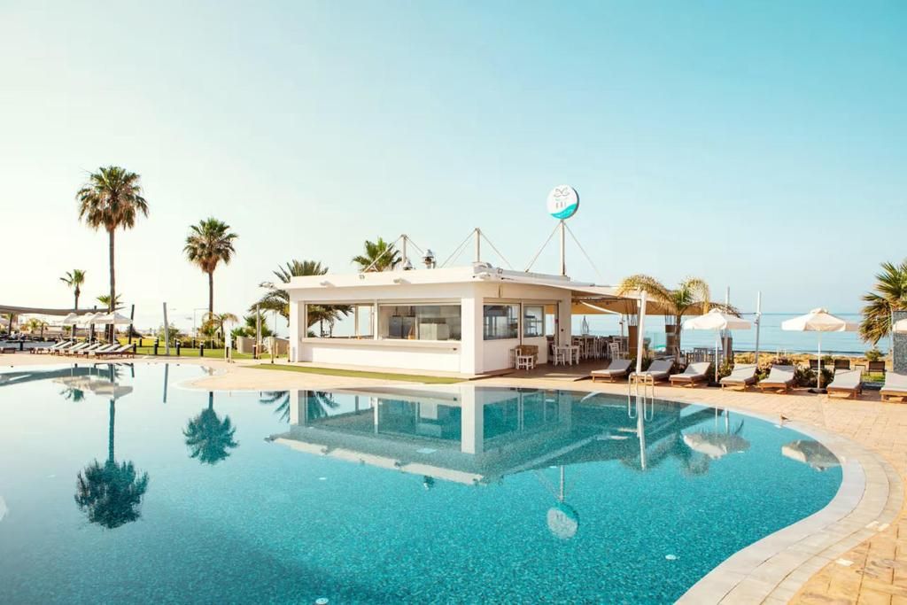 Pierre Anne Beach Hotel фото 39