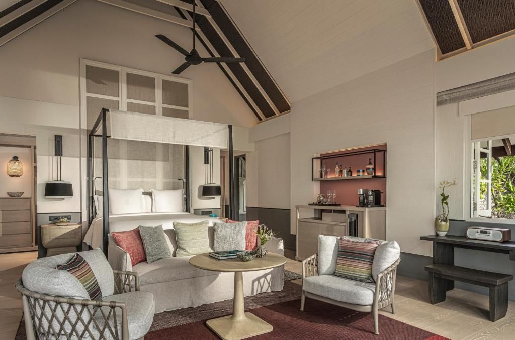 Four Seasons Resort Maldives at Landaa Giraavaru фото 69