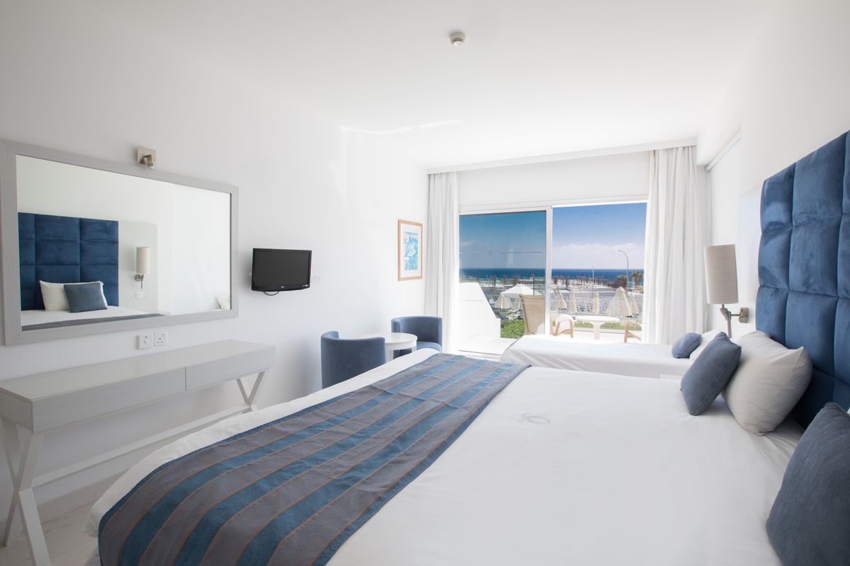 Odessa Beach Hotel фото 4