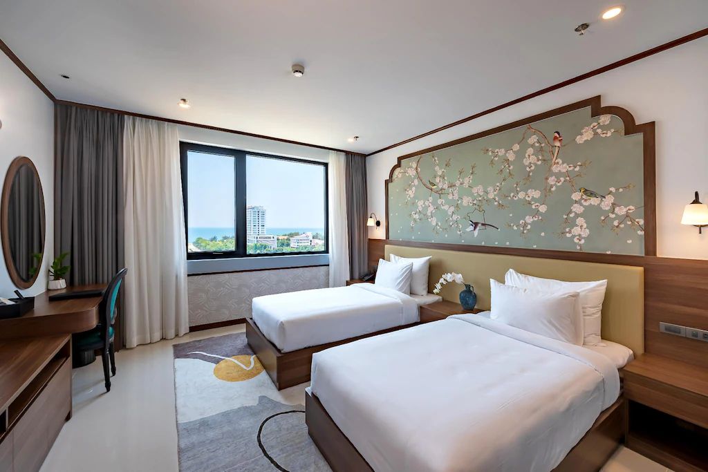 Grand Luxury Hotel фото 1