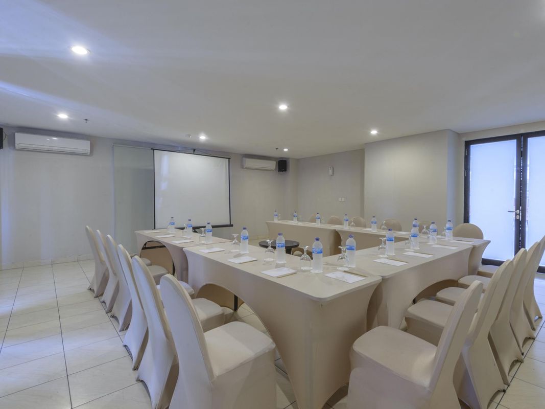 Grand Kuta Hotel and Residence фото 32