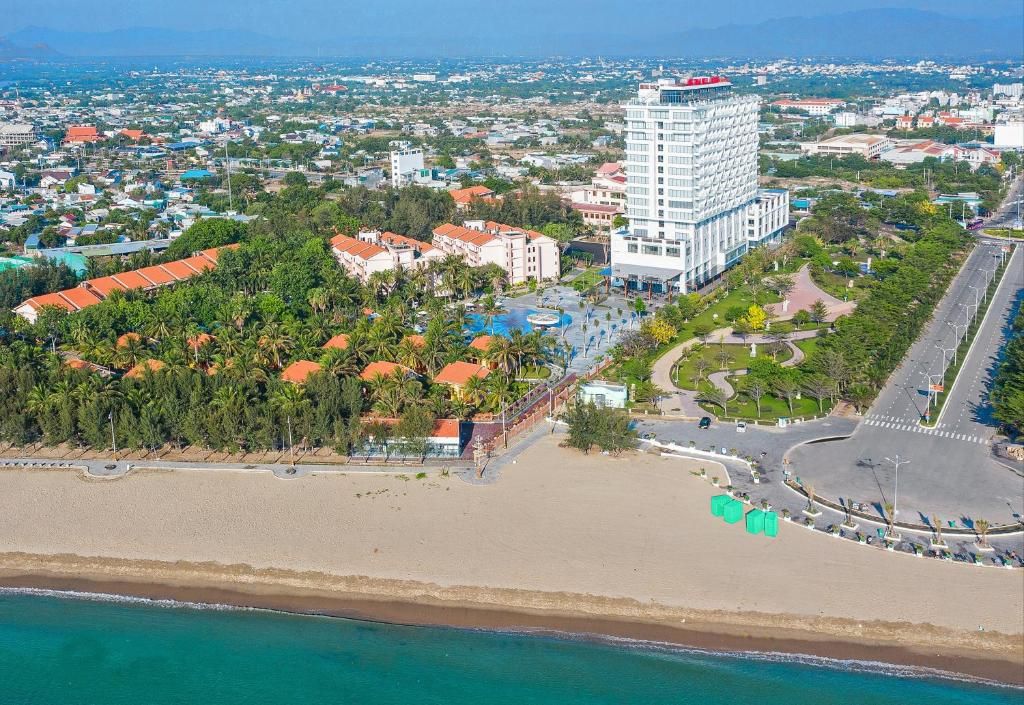 Long Thuan Resort & Spa фото 5