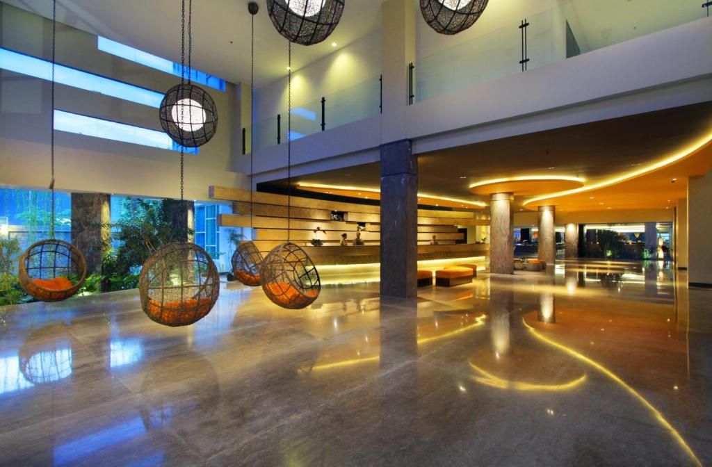 B Hotel Bali & Spa фото 0
