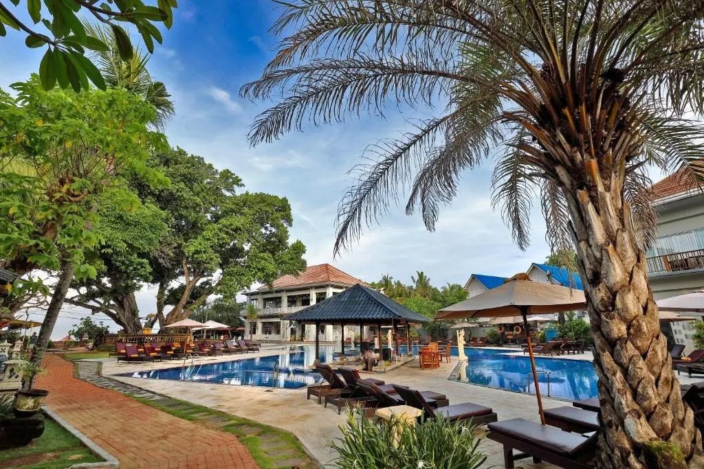 Puri Saron Hotel Seminyak фото 1