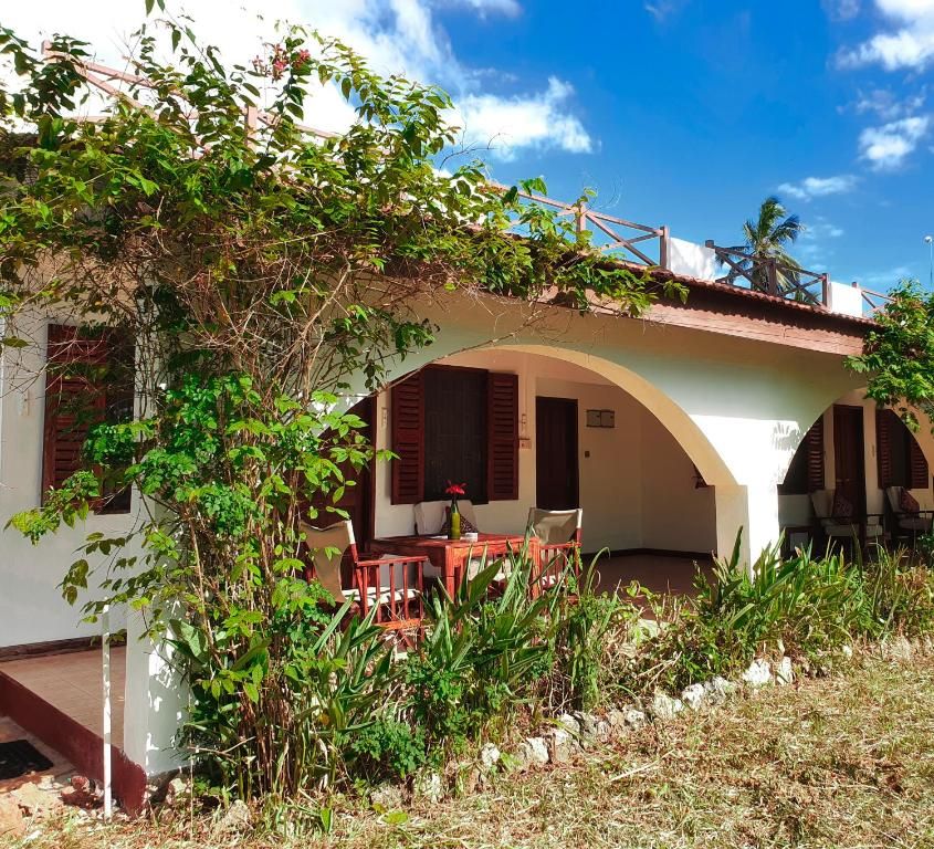 Flame Tree Cottages фото 3