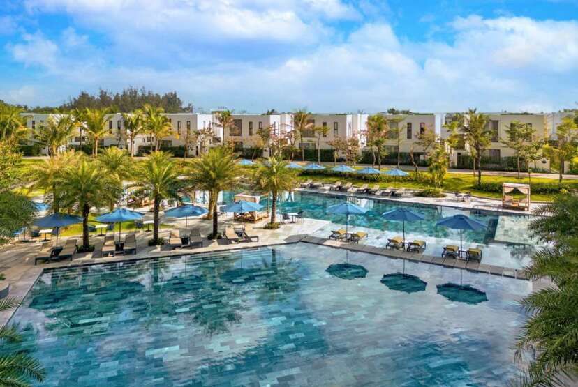 Wyndham Hoi An Royal Beachfront Resort & Villas фото 2