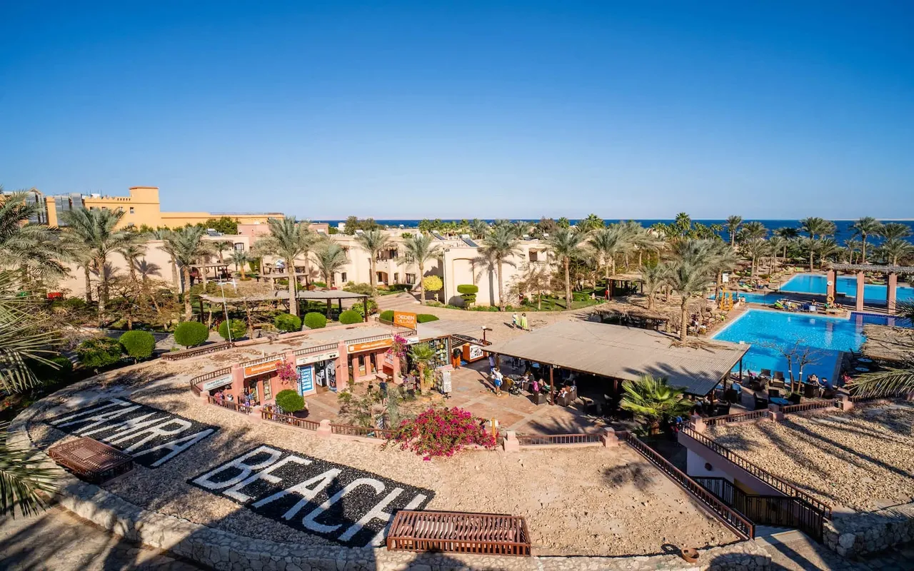 Tamra Beach Resort фото 1