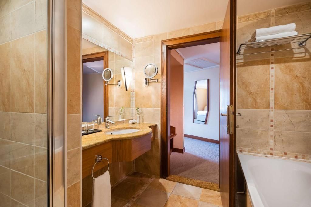 Lindner Hotel Prague Castle фото 36