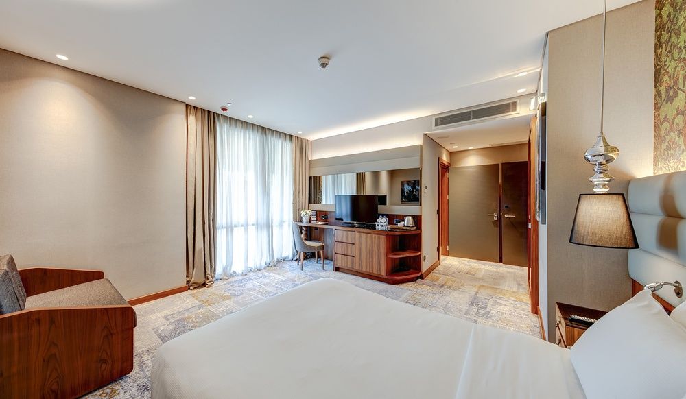 DoubleTree by Hilton Istanbul - Piyalepasa фото 103