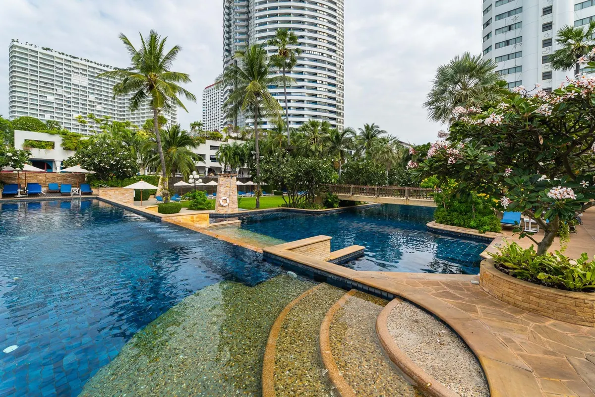 Jomtien Palm Beach Hotel & Resort фото 1