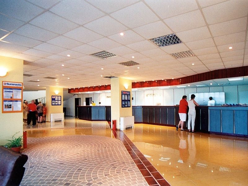 Hotel Ambassador - Free Parking фото 35