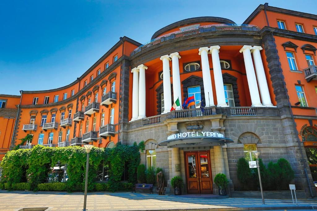 Grand Hotel Yerevan фото 0
