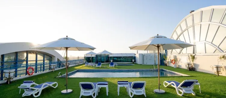 Фото отеля Luxe Grand Hotel
