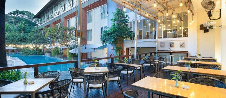 Фото отеля HARRIS Hotel & Residences Sunset Road