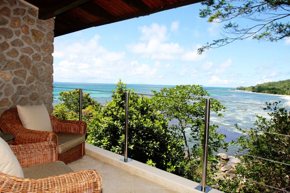 Coco De Mer & Black Parrot Suites фото 51