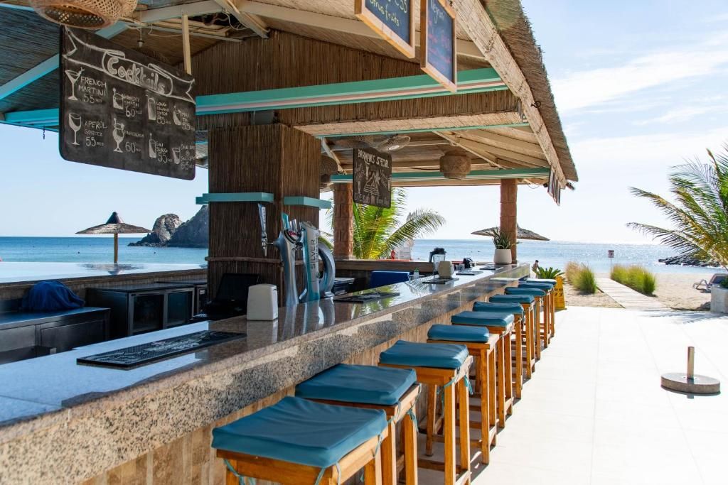 Sandy Beach Hotel & Resort фото 38