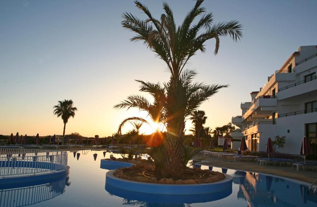 Corallia Beach Hotel фото 15