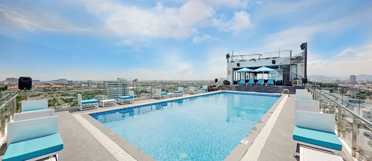 Фото отеля Yarra Ocean Suites Danang