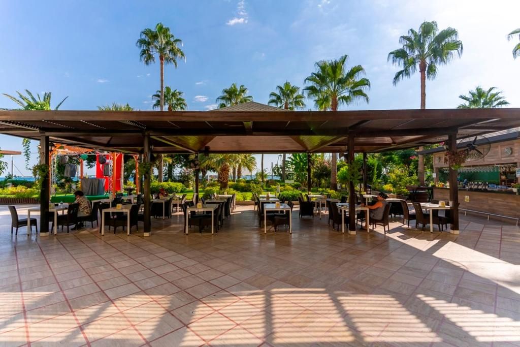 Lancora Beach Hotel фото 34