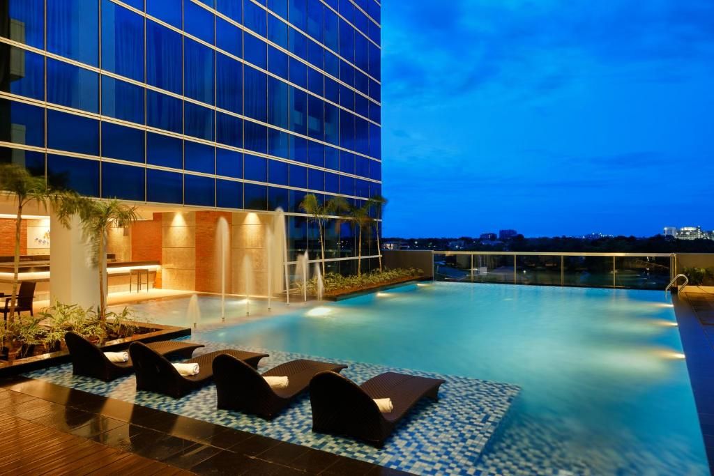 Savoy Hotel Mactan Newtown фото 18