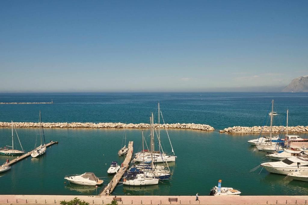 Moxy Patra Marina фото 15