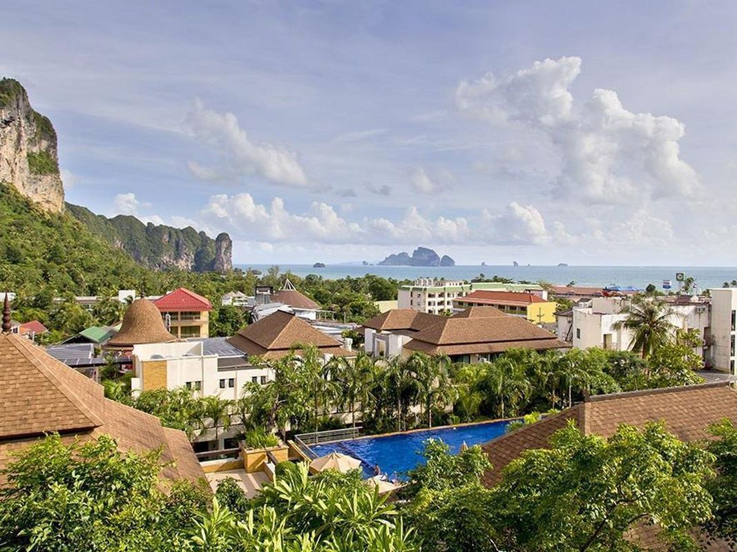 Avani Ao Nang Cliff Krabi Resort фото 48