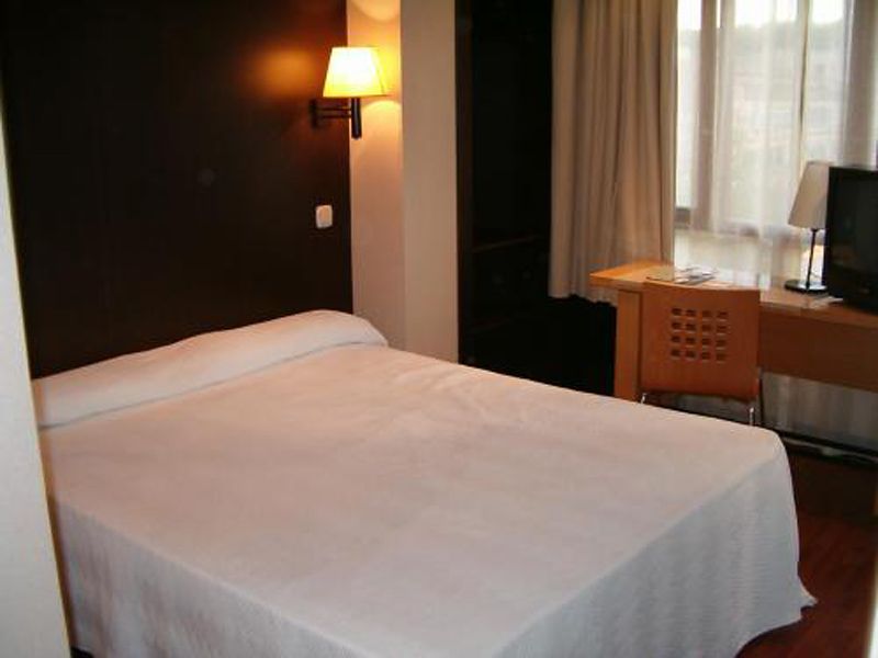 Hotel NH Bilbao Deusto фото 42