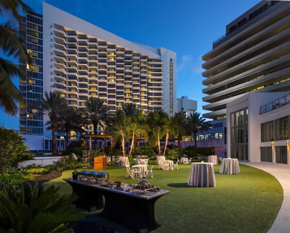 The Eden Roc Renaissance Resort & Spa фото 3