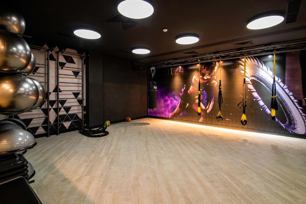 Ramada Hotel & Suites by Wyndham Yerevan фото 11