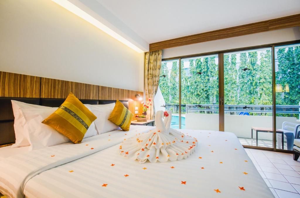 Karon Whale Resort фото 46