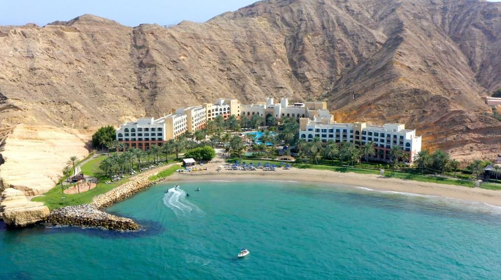 DoubleTree by Hilton Muscat Al Waha фото 46