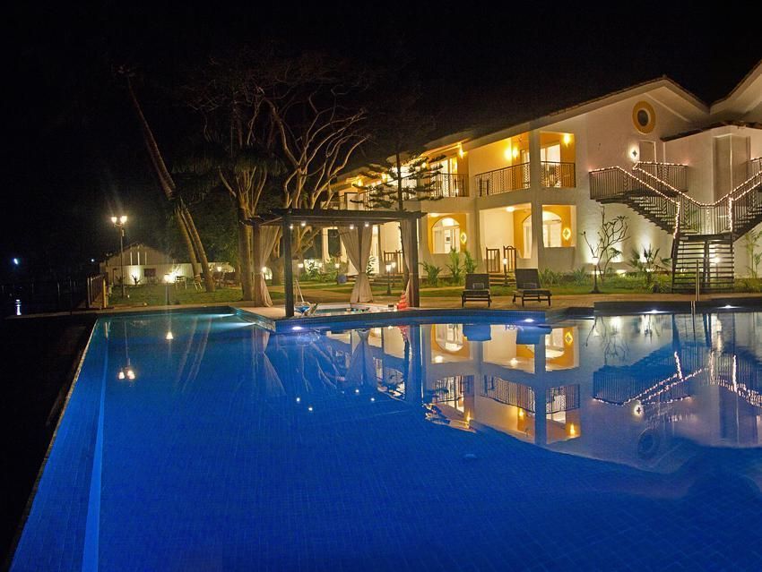 Acron Waterfront Resort фото 4