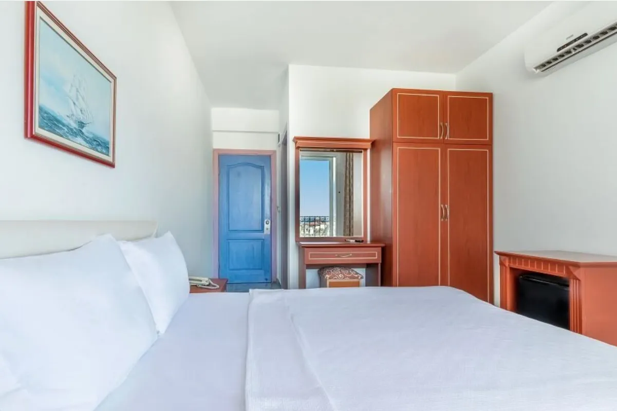 Eva Beach Hotel фото 1