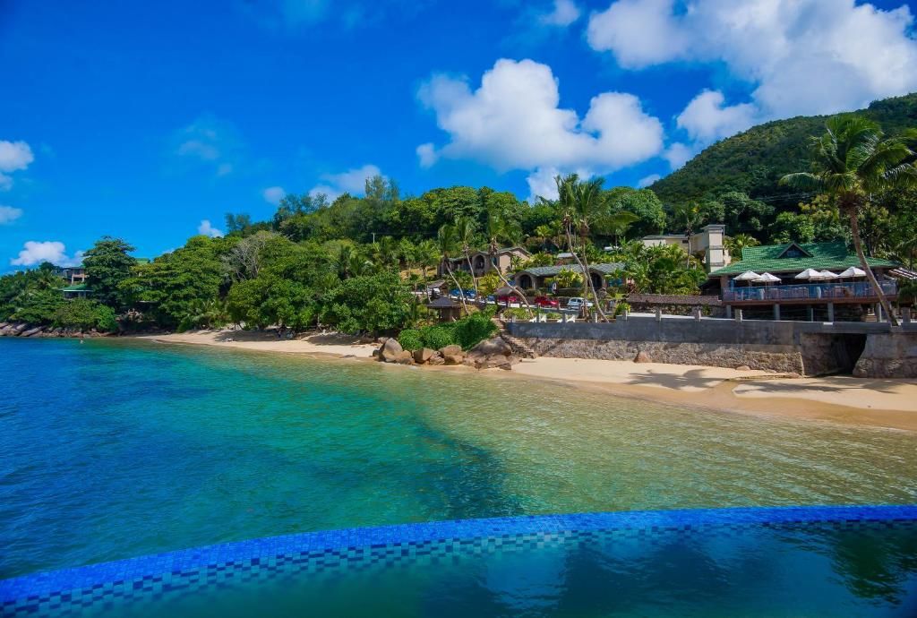 Coco De Mer & Black Parrot Suites фото 71