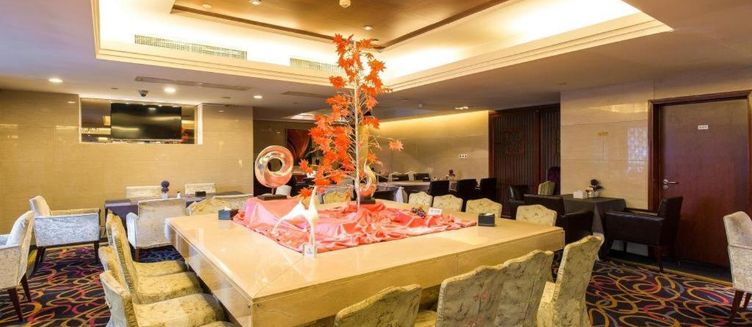 Фото отеля China Palace Hotel