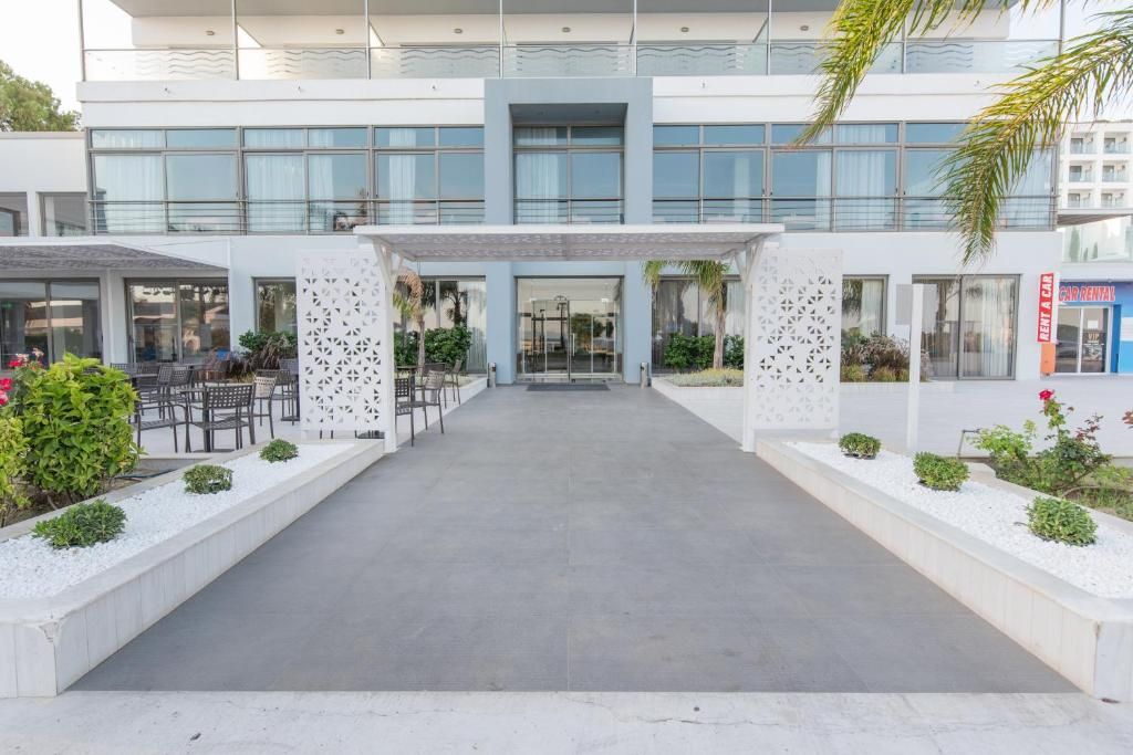 Belair Beach Hotel фото 29