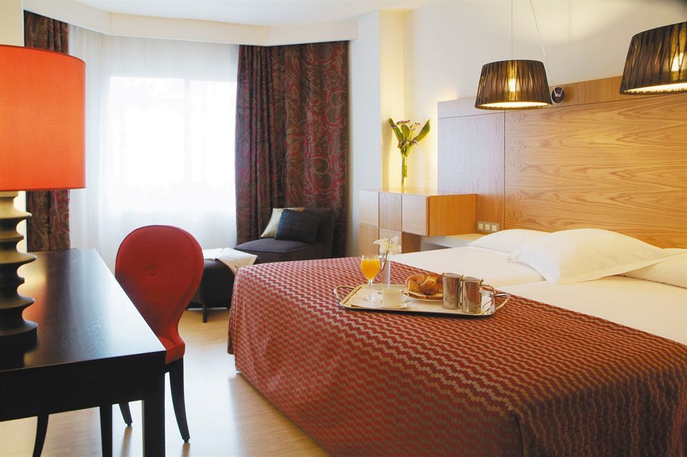 Hotel Hesperia Sevilla фото 86