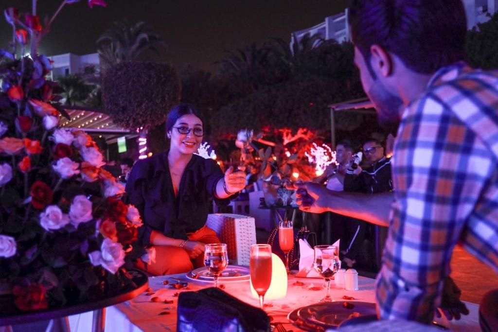 Mabrouk Hotel and Suites фото 6